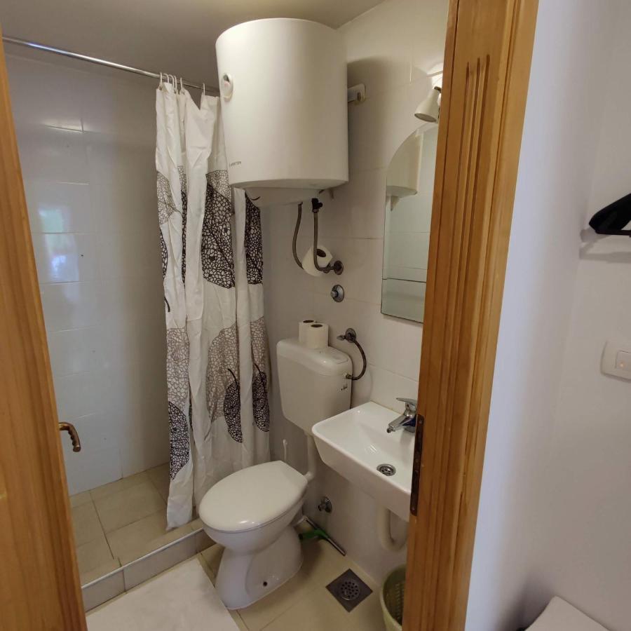 Apartments And Rooms Lena Mostar Esterno foto