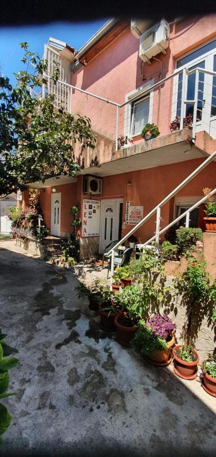 Apartments And Rooms Lena Mostar Esterno foto