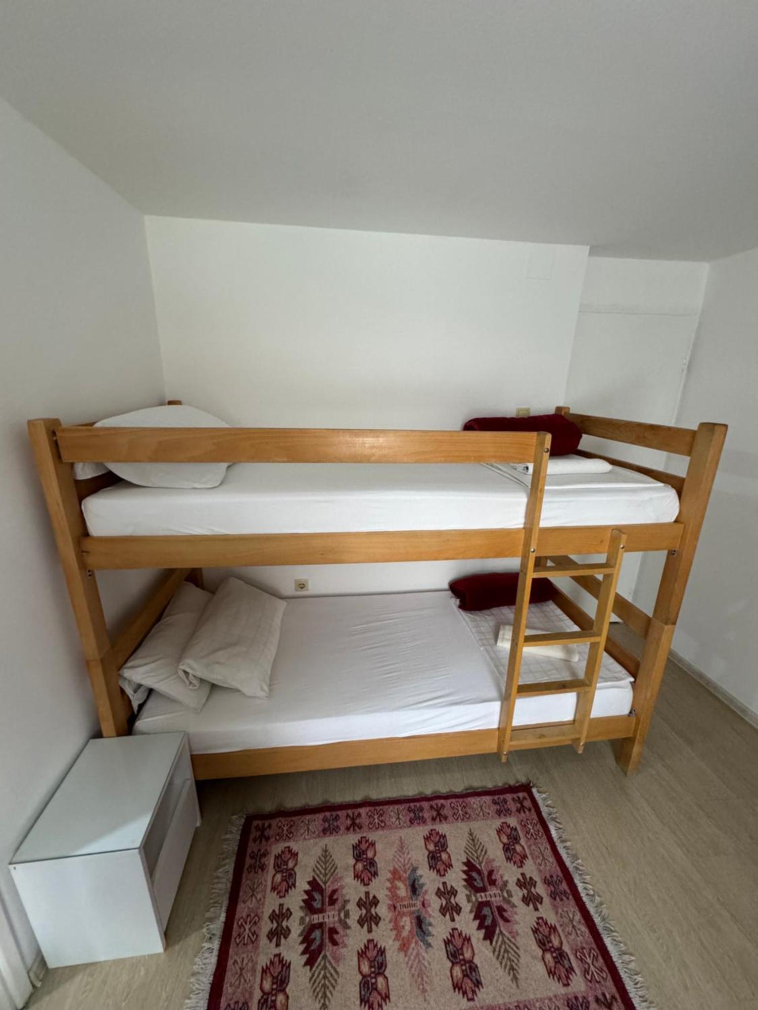 Apartments And Rooms Lena Mostar Esterno foto